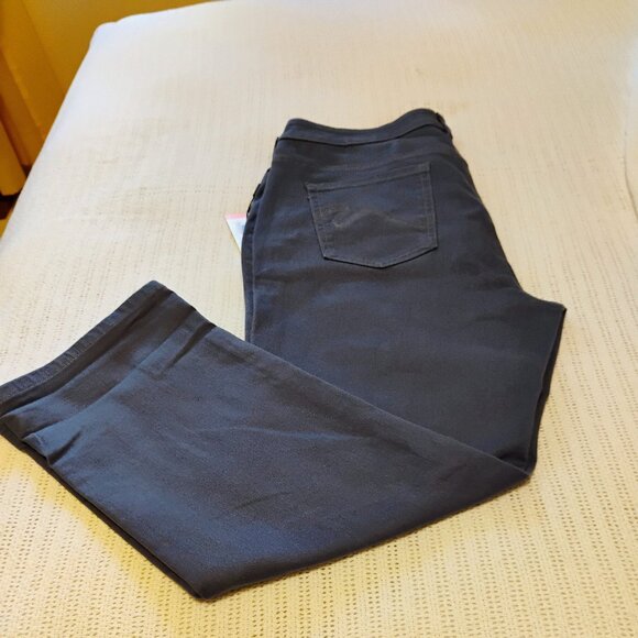 Santana Women's Jeans Tummy Control Size 16 NWT - Picture 2 of 5